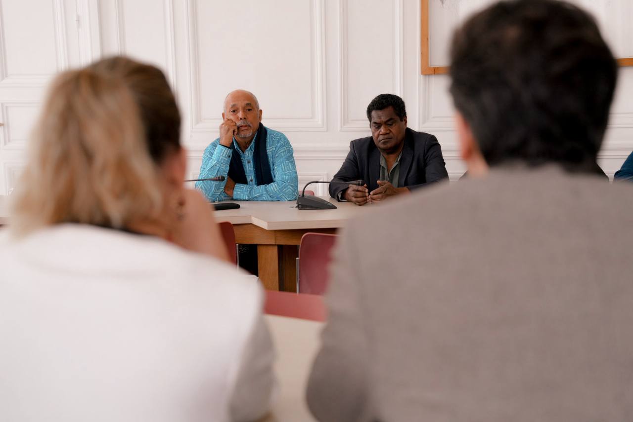 251218 Échange avec le Président du FLNKS, Christian Tein et la délégation du bureau politique du FLNKS, avec Jean-Luc Mélenchon, Bastien Lachaud, Mathilde Panot -4