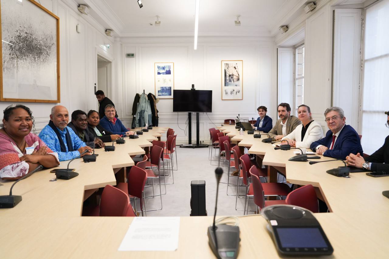 251218 Échange avec le Président du FLNKS, Christian Tein et la délégation du bureau politique du FLNKS, avec Jean-Luc Mélenchon, Bastien Lachaud, Mathilde Panot -5